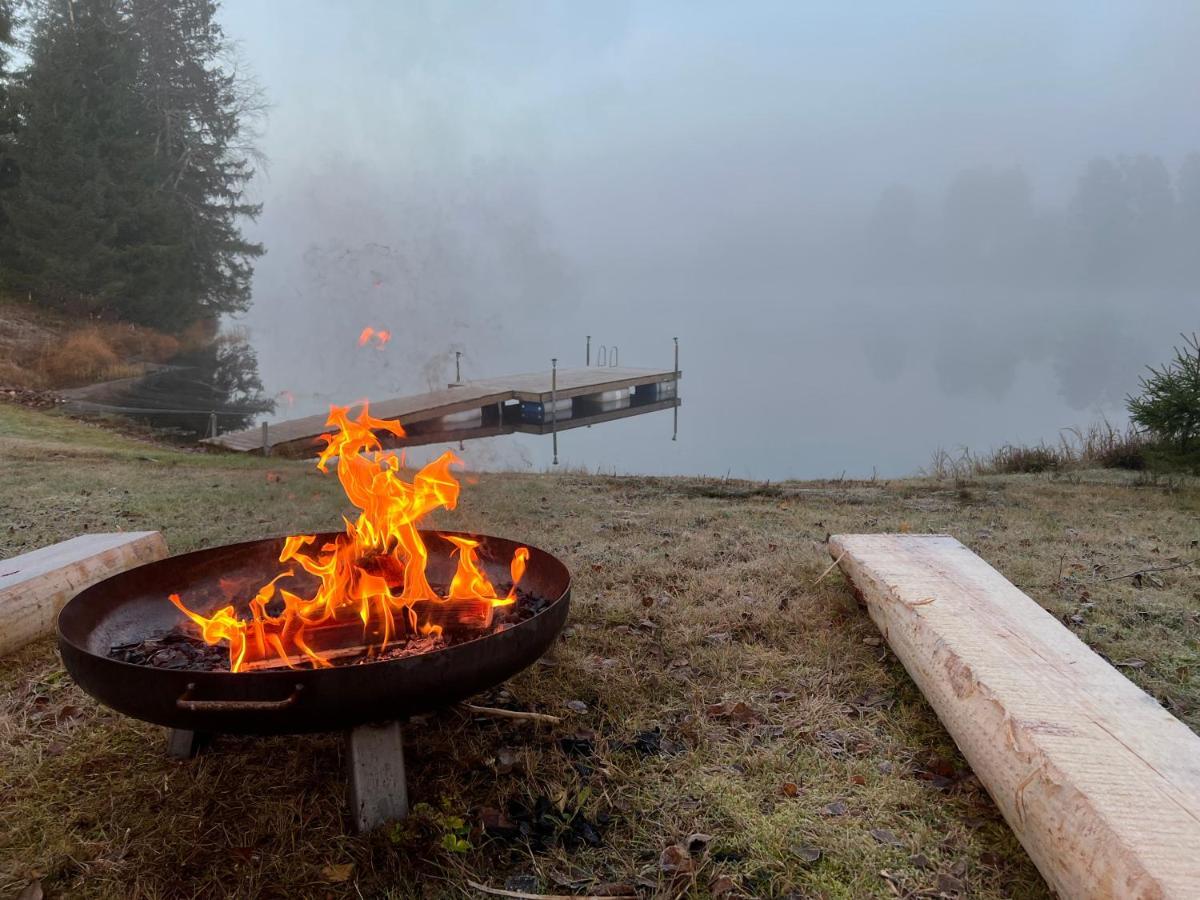 Villa Granhede -Sjoelaege Med Badtunna, Eldstad Med Mera Torsby Exterior foto